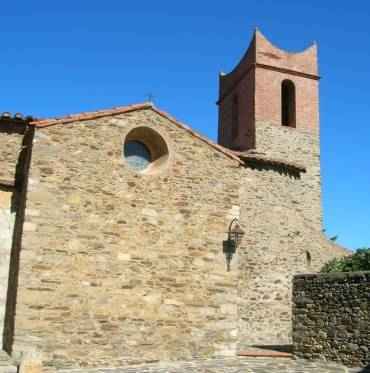 église du village catalan de camelas