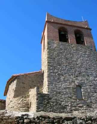 clocher du village catalan de camelas