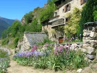 village de llar en pyrénées orientales