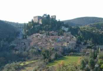 village des pyrénées orientales de castelnou