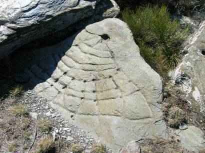 pierre gravée du roc de les creus de conat