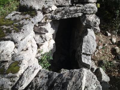dolmen de la porteille à félines termenès