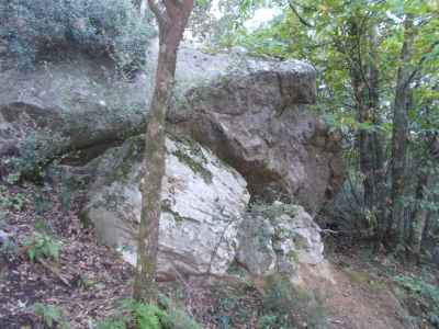 abri sous roche des simiots