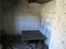 salle de séjour du refuge de la Balmeta