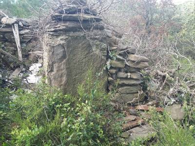 dolmen lo pilo de la llausa à montalba le chateau