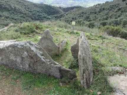 dolmen vinyes mortes 2 de Pau