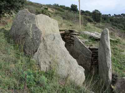 dolmen vinyes mortes 2 de Pau
