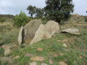 dolmen vinyes mortes 2 de Pau