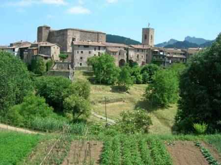 village de santa pau en catalogne