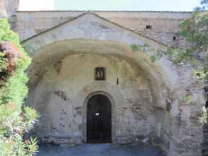 porche de l'église de Serdinya