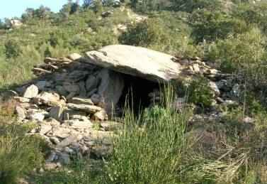 dolmen de garrollar à vilajuiga