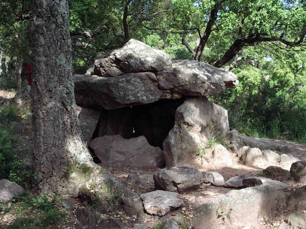 dolmen Cova de l'Alarb
