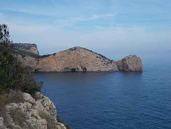 roca foradada-cap del castell.jpg