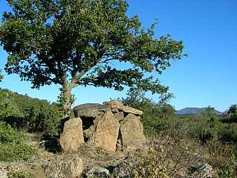 dolmen de la rouyre.jpg