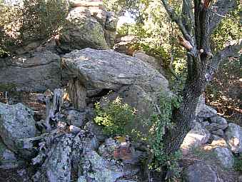dolmen roc de l'arca.jpg