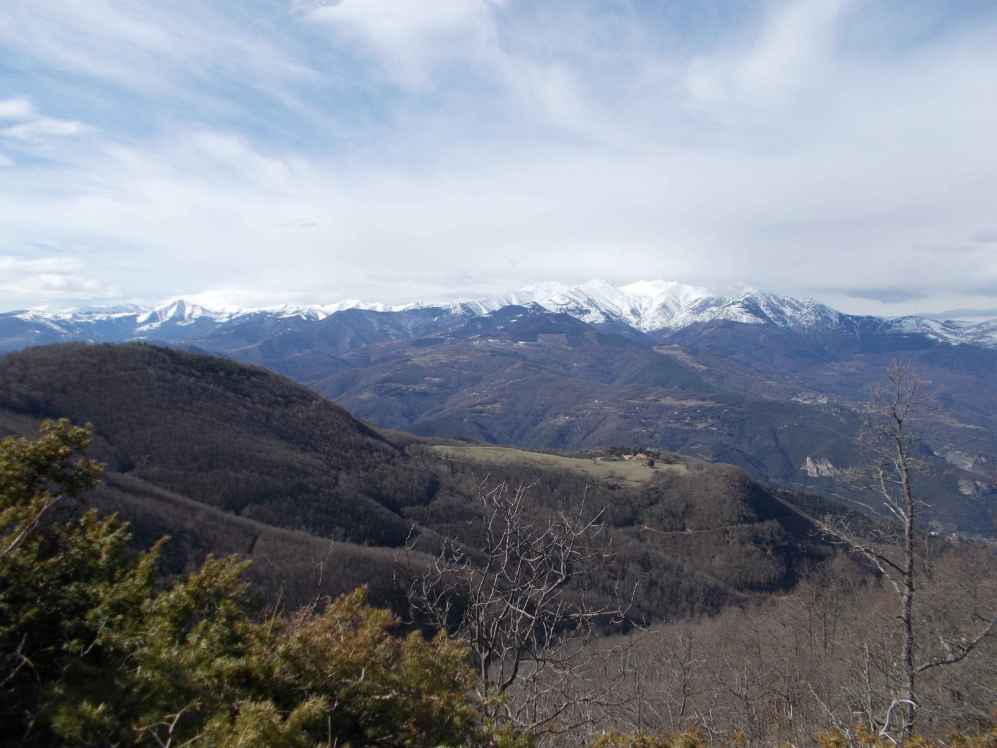 massif du Canigou et le mas Falgas