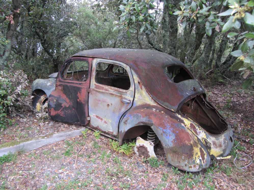 pave d'une renault 4cv